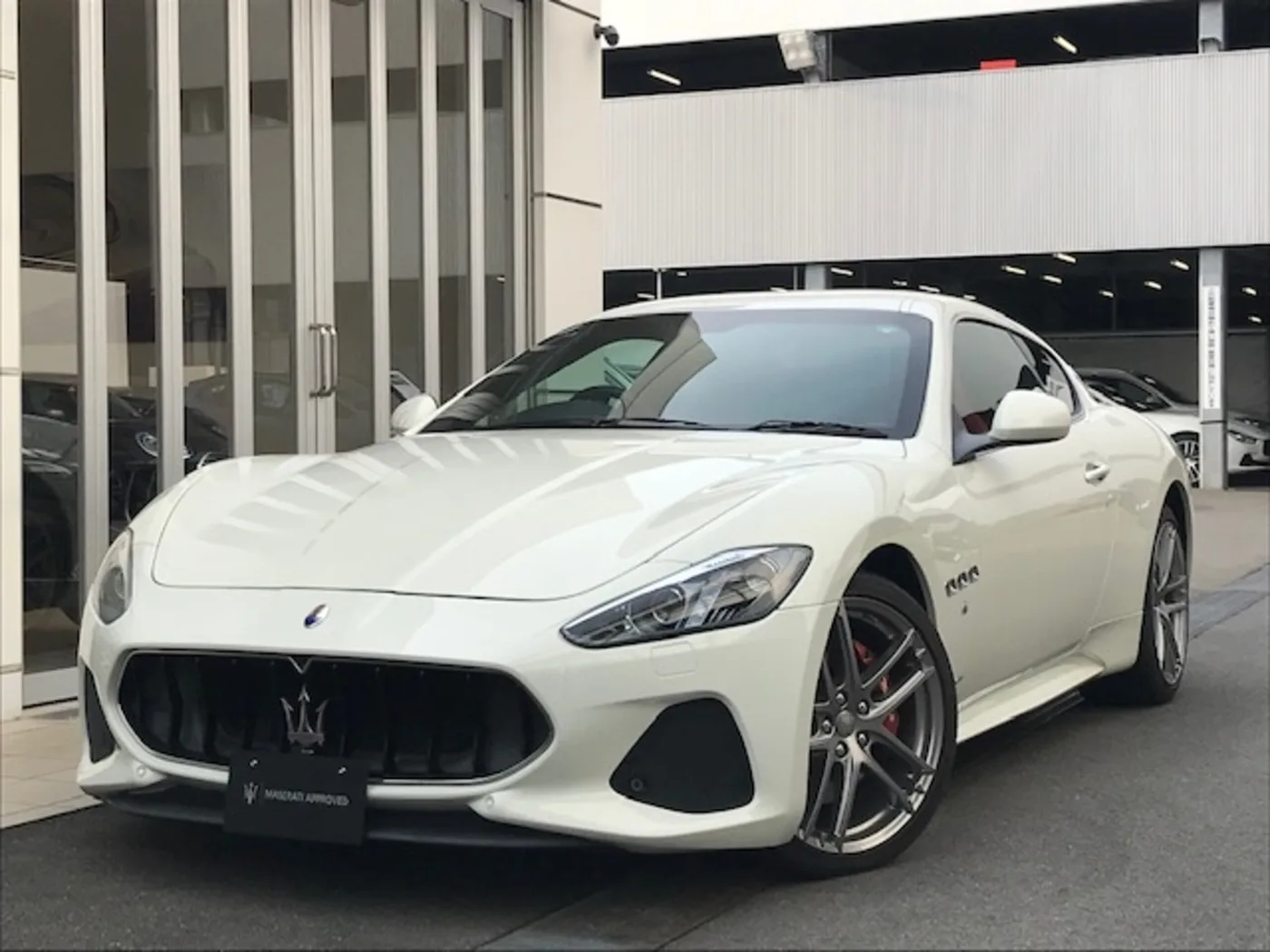 MASERATI グラントゥーリズモ スポーツ